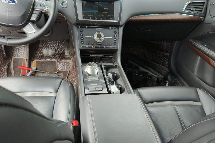 Used Ford Taurus 2017 EcoBoost 325 V6 Flagship Model Gear Lever