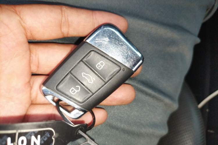 Used Volkswagen Passat New Energy 2023 430 PHEV Hybrid Luxury Edition Vehicle Key