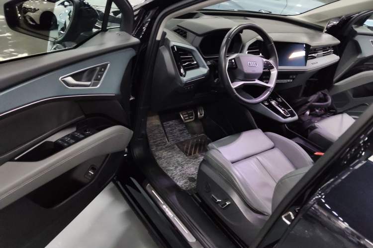 Used Audi Q5 e-tron 2022 40 e-tron Starry Edition Luxury Package Driver Seat
