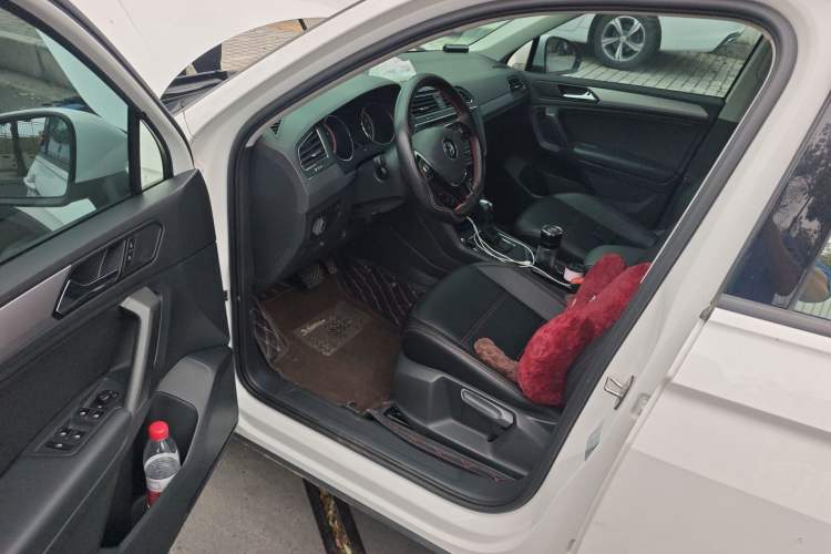 Used Volkswagen Tiguan L 2020 330TSI Automatic Two-Wheel Drive Luxury Edition China VI Standard