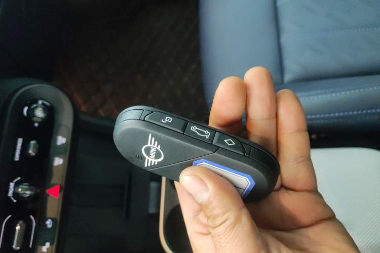 Used MINI MINI 2025 2.0T COOPER S Artist