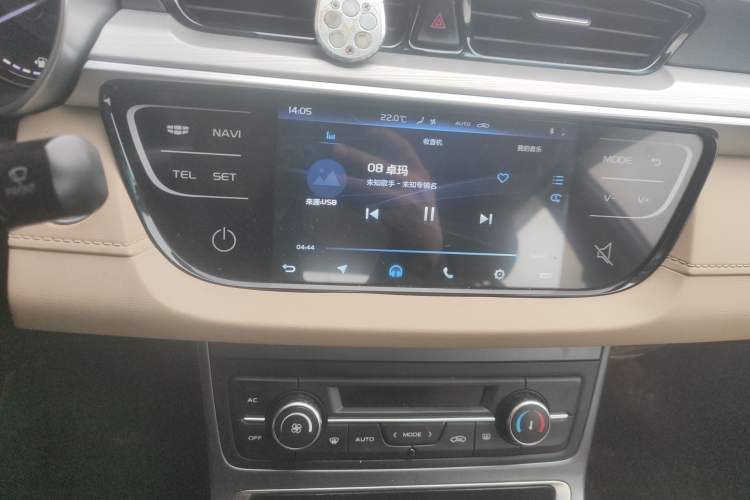 Used Geely Auto Emgrand 2018 1.5L Manual Luxury Model Audio And AC Panel