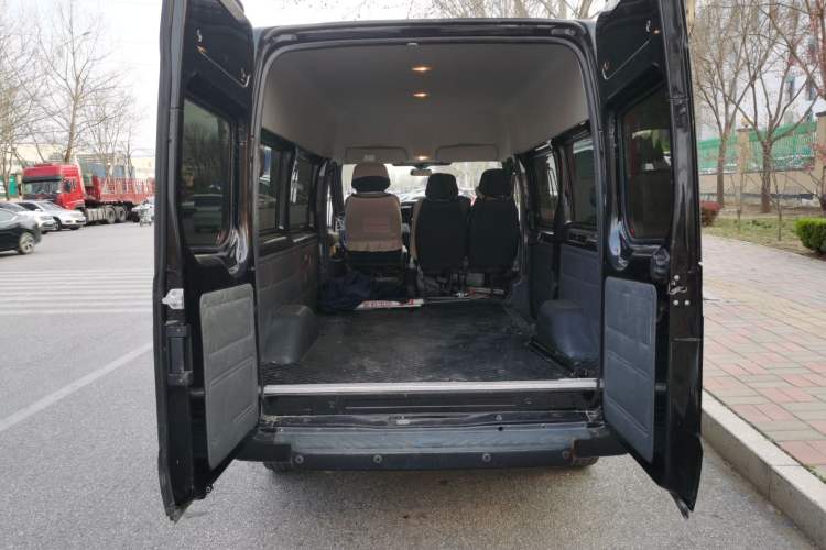 Used Ford Transit Custom 2019 2.2T Multi-Function Short Wheelbase Mid-Roof 6-Seater China VI
