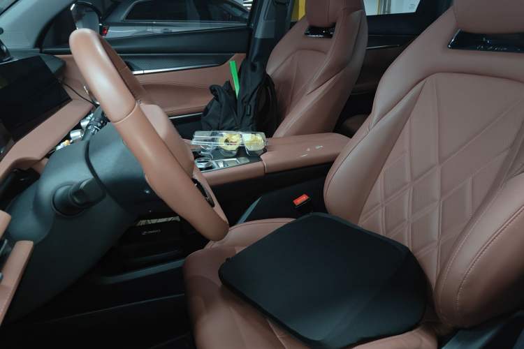 Used CHANGAN CS75 PLUS 2023 3rd Generation 1.5T Automatic Prestige Model
