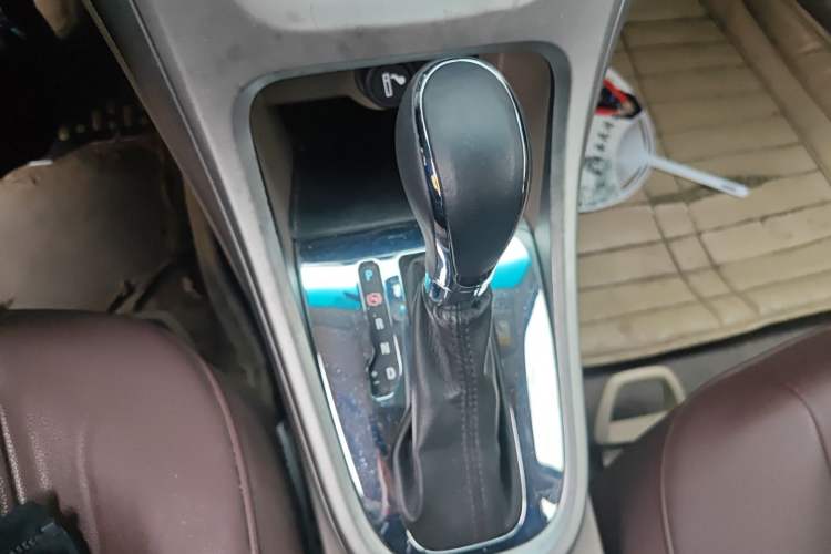 Used Buick GT 2013 GT 1.6L Automatic Comfort Edition Gear Lever