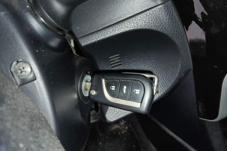 Used Toyota Corolla 2017 Revised Version 1.2T S-CVT GL Vehicle Key