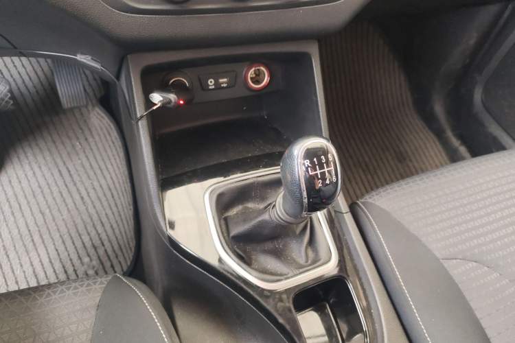 Used Baojun 730 2019 1.5T Manual Fashion Model 7-seater National V