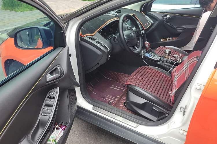 Used Ford Focus 2017 Hatchback 1.6L Automatic Fashion Edition Smart Drive Version Driver Seat