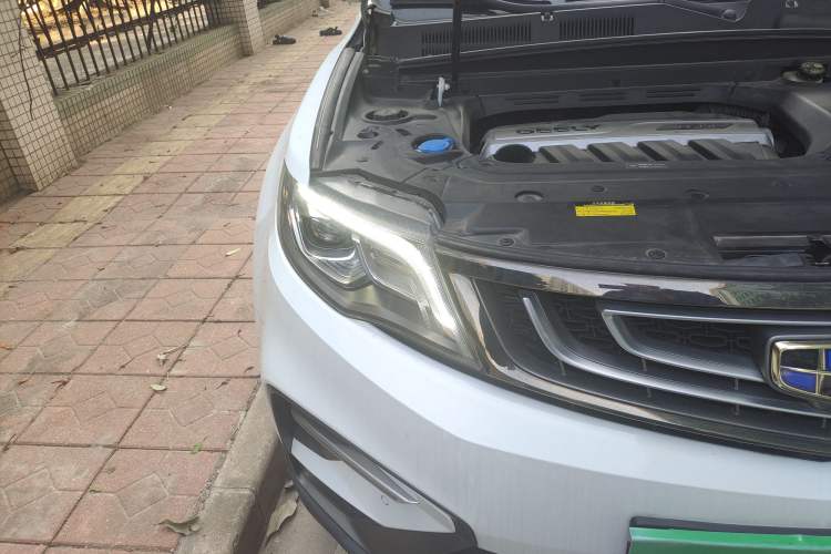 Used Geely Auto Emgrand X7 Sport 2020 1.8TD DCT Two-Wheel Drive Smart Connect 4G-Enabled Version
