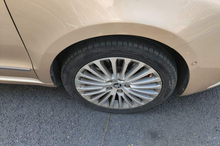 Used Skoda Superb 2013 1.8TSI Automatic Yashi Edition
