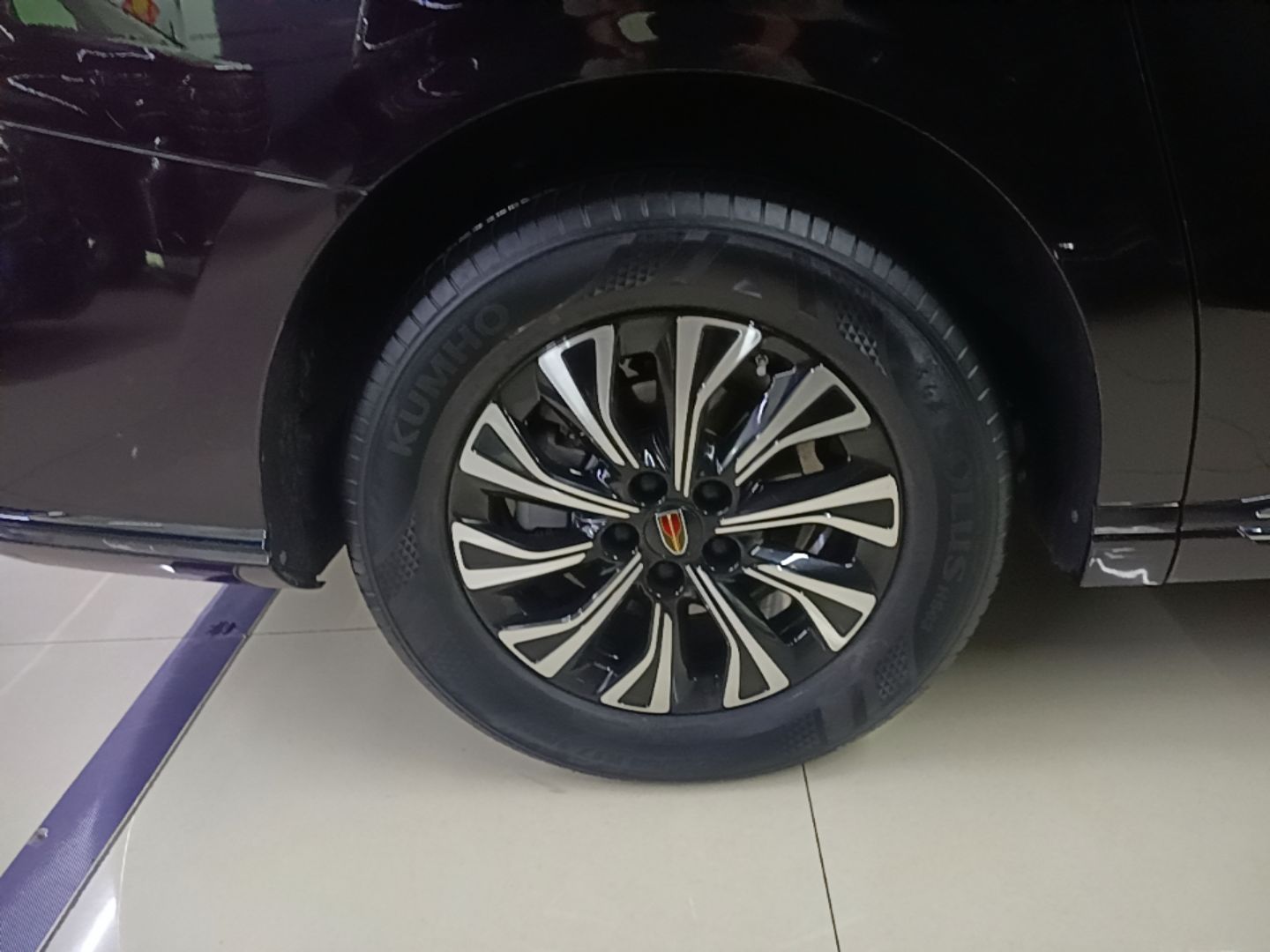 Hongqi HQ9 PHEV 2024 2.0T Four-Wheel Drive Business Edition — снимка 11