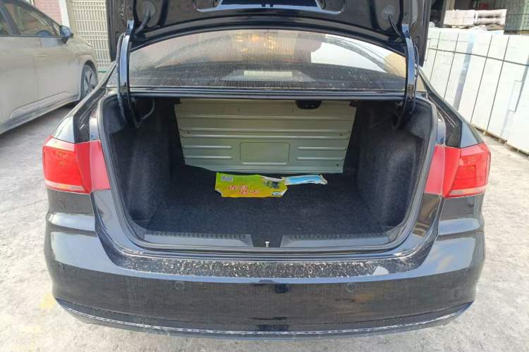 Used Volkswagen Santana 2016 1.6L Manual Fashion Edition