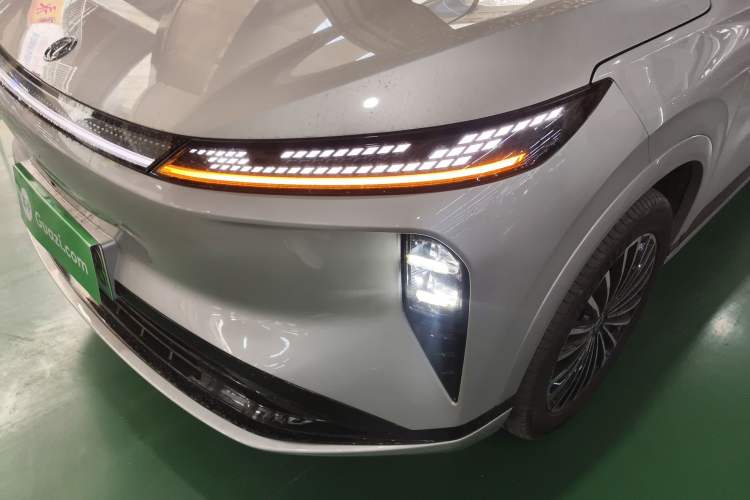 Used Dongfeng Aeolus L8 2025 Model 185KM Dream Edition Left Front Headlight