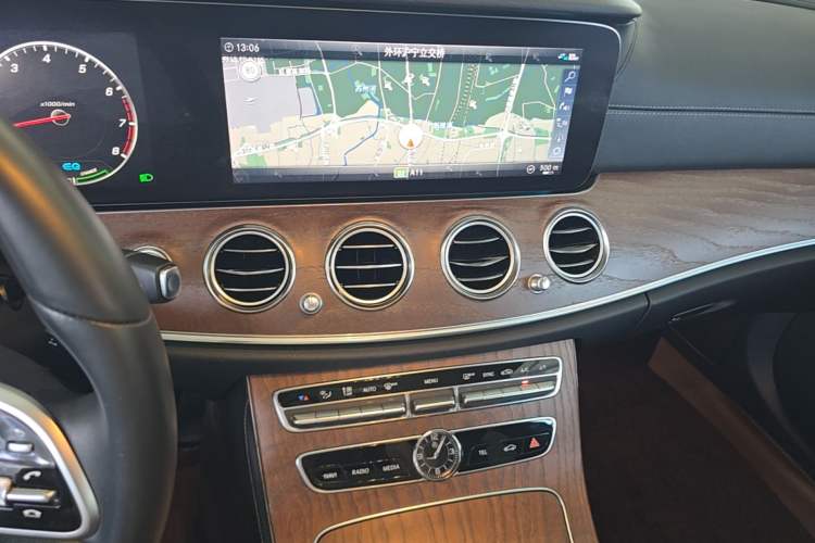 Used Mercedes-Benz E-Class 2020 E 260 L
