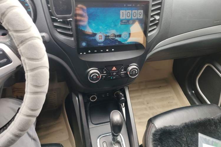 Used CHANGAN CS35 2015 1.6L Automatic Luxury Model China IV Standard Audio And AC Panel