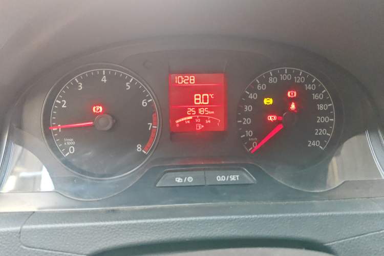 Used Volkswagen Santana 2015 1.6L Manual Comfort Edition