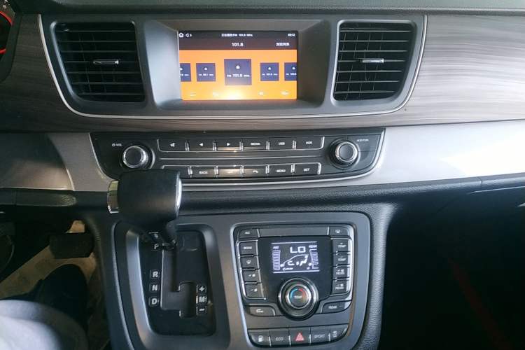 Used SAIC MAXUS G10 2019 Facelift PLUS 2.0T Automatic Elite Edition China VI