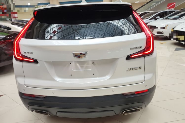 Used Cadillac XT4 2018 28T Two-Wheel Drive Tech Version