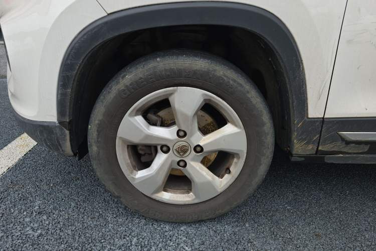 Used Baojun 510 2019 1.5L Automatic Enjoyment Model China V Emission Standard Left Front Wheel Hub