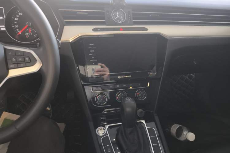 Used Volkswagen Magotan 2020 280TSI DSG Comfort Edition Audio And AC Panel