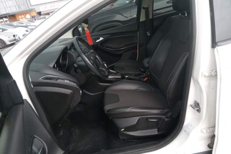 Used Ford Focus 2012 Hatchback 1.6L Automatic Fashion Edition