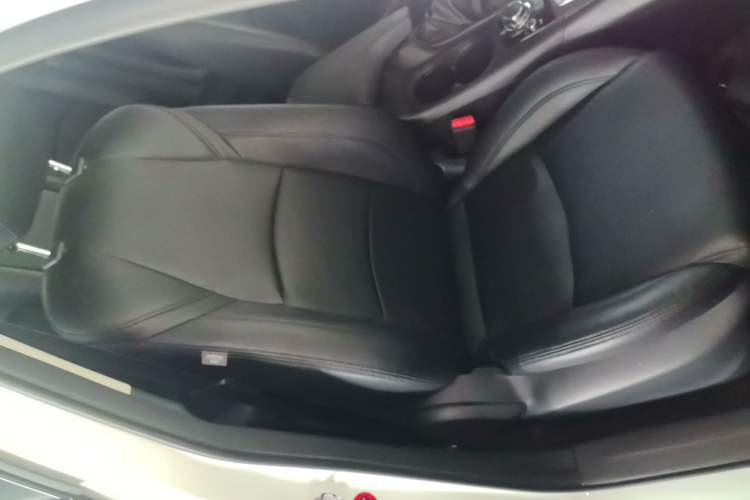 Used Mazda 3 Axela 2017 Sedan 1.5L Automatic Comfort Model China VI Standard Right Front Seat