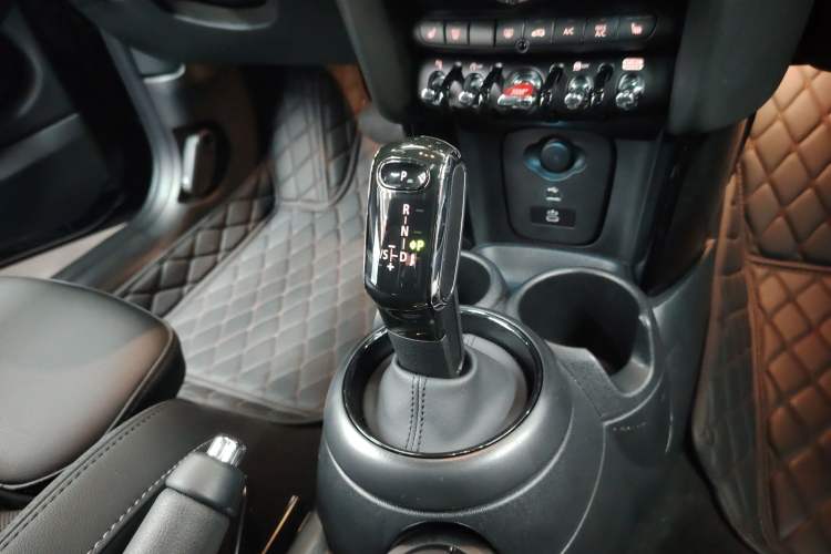 Used MINI MINI 2023 1.5T COOPER Midnight Escape Special Edition