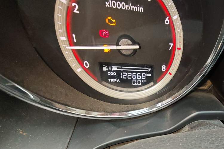 Used Bestune B70 2016 2.0L Automatic 10th Anniversary Edition Odometer Close Up