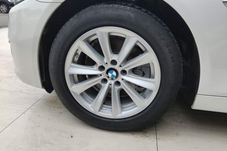 Used BMW 5 Series 2017 520Li Elegant Edition
