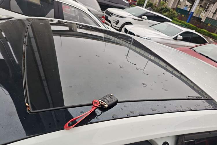 Used Volkswagen Golf 2016 1.6L Automatic Comfort Model Roof