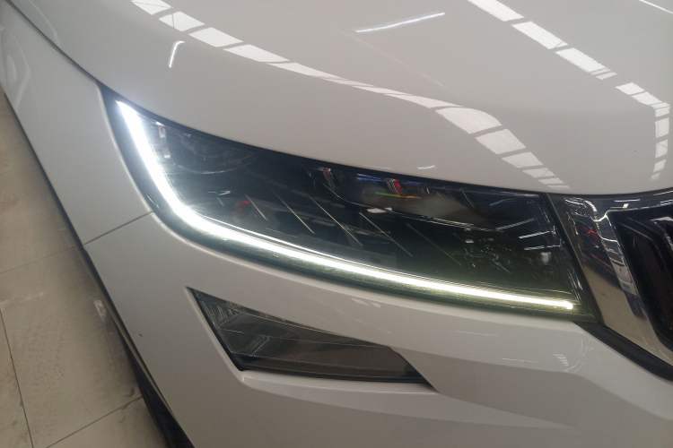 Used Skoda Kodiaq 2018 TSI380 7-Seater Four-Wheel-Drive Flagship Edition Right Front Headlight