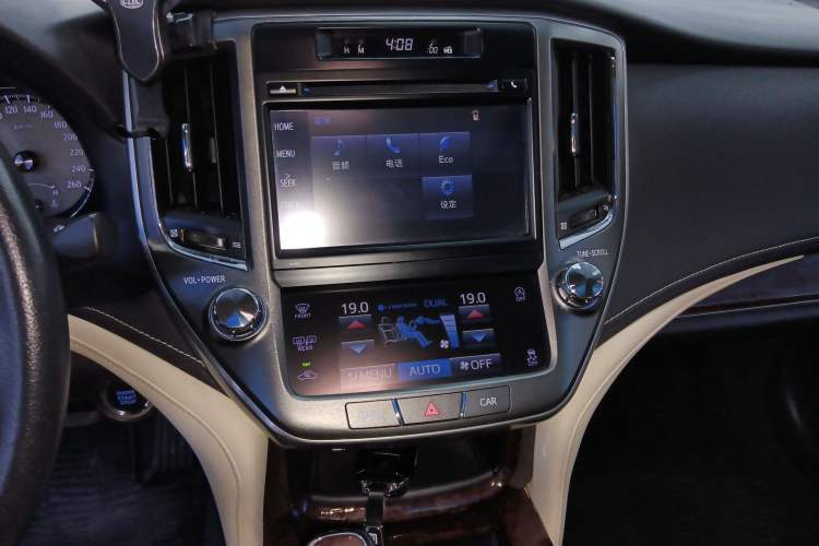 Used Toyota Crown 2018 2.0T Fashion Edition Audio And AC Panel