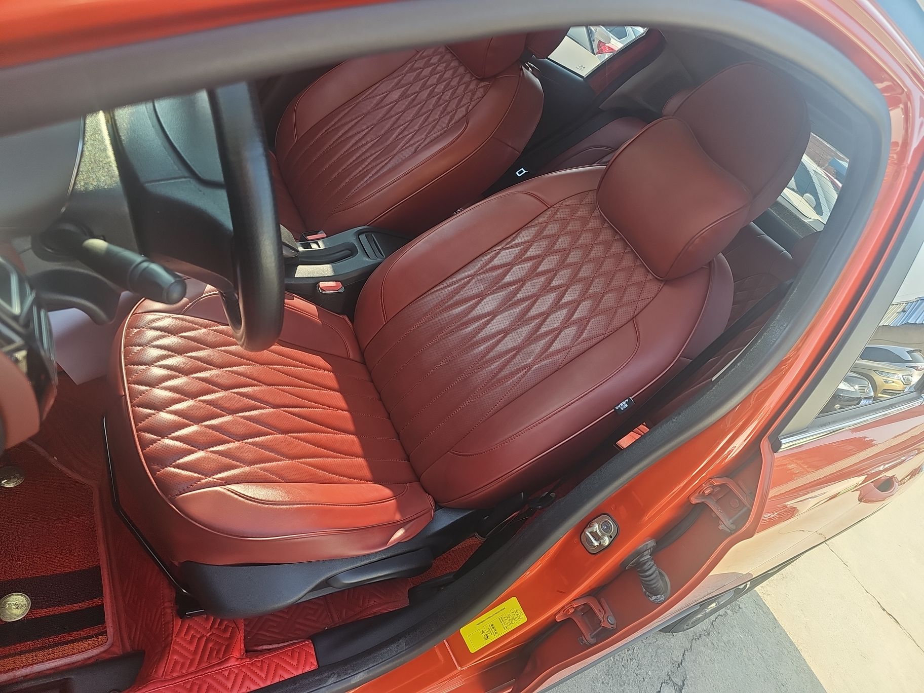 Переднее сиденье в автомобиле