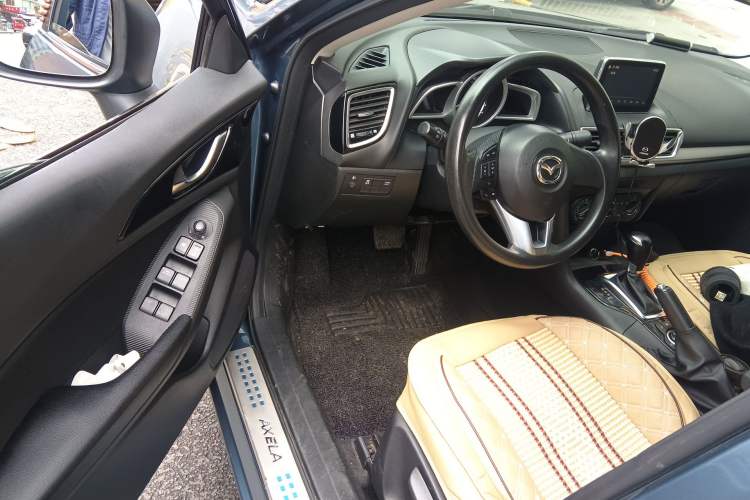 Used Mazda 3 Axela 2014 Sedan 1.5L Automatic Comfort Model Driver Seat