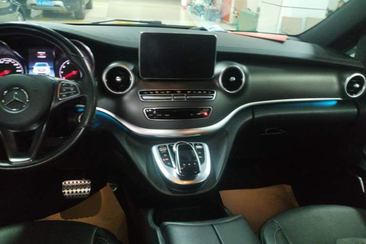 Used Mercedes-Benz V-Class 2018 V 260 AMG Sport Edition China V Emission Standard
