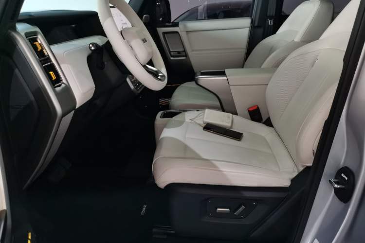 Used iCAR V23 2026 Model 550 Two-Wheel Drive Super Sports Edition Left Front Seat