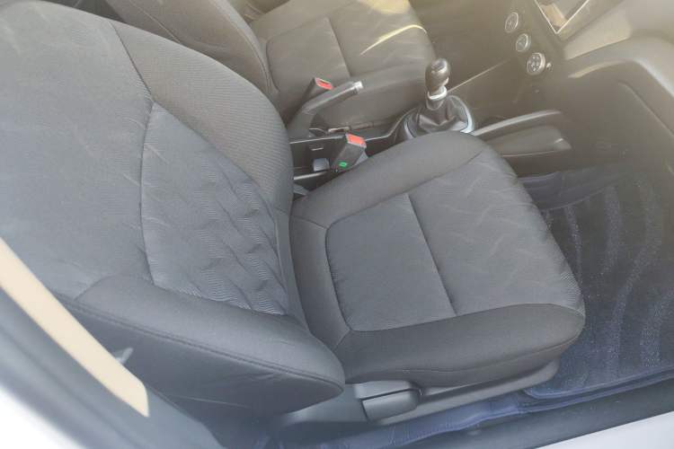 Used Kia K2 2015 Sedan 1.4L MT GLS