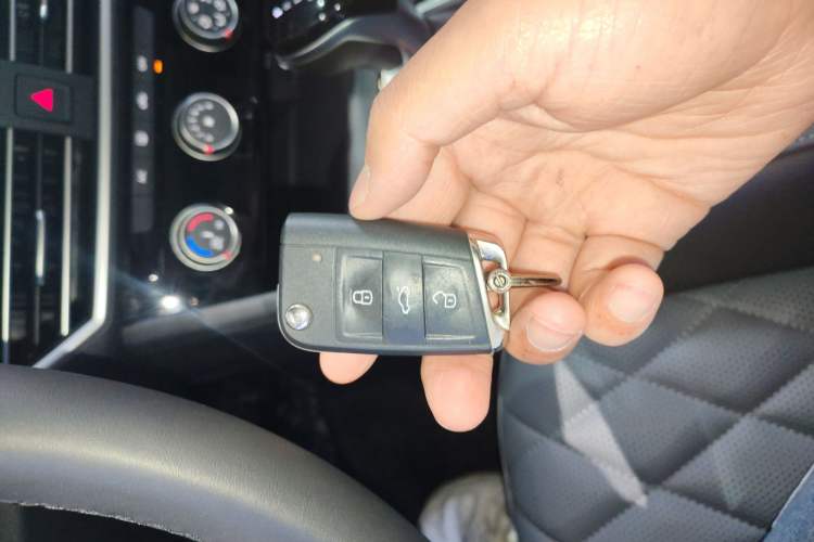 Used Volkswagen Sagitar 2024 300TSI DSG Excellence Edition Vehicle Key