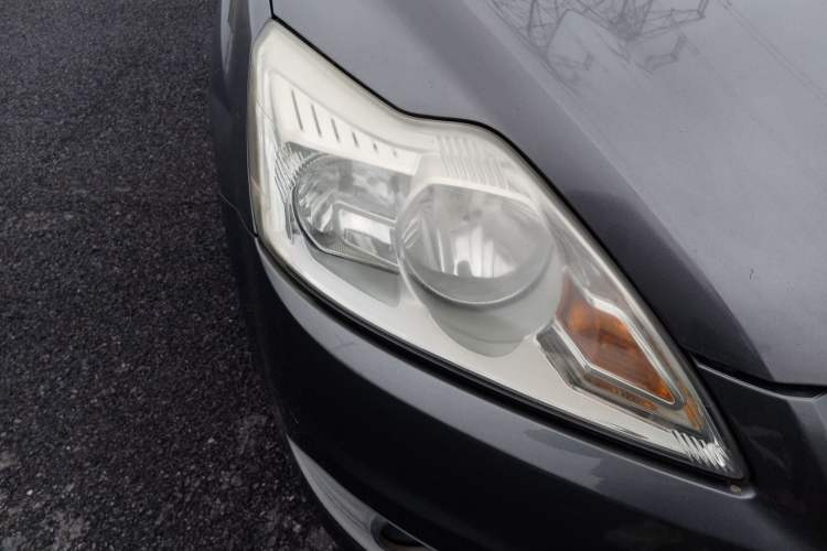 Used Ford Focus 2012 Sedan Classic 1.8L Manual Fashion Edition Right Front Headlight