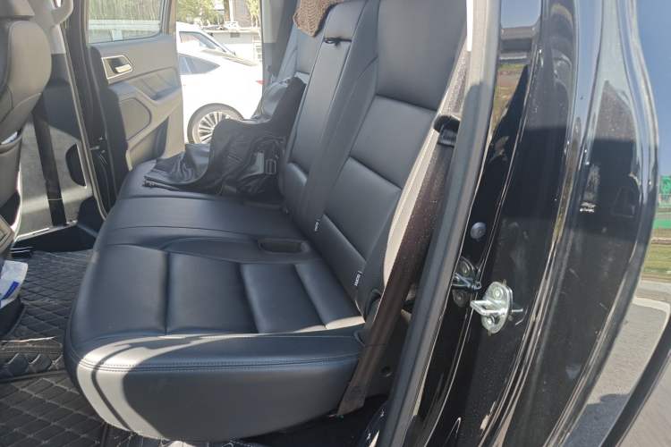 Used Great Wall Poer 2023 2.0T Passenger Version Automatic Diesel 4x4 Comfort Trim – GW4D20M
