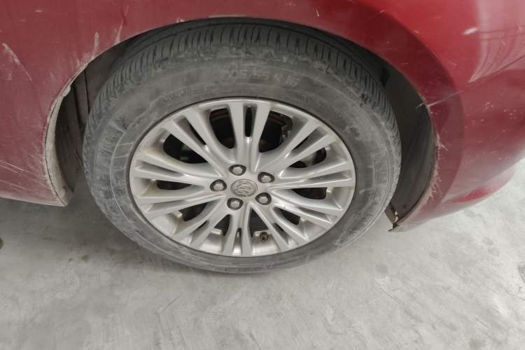Used Buick GT 2016 15N Automatic Elite Edition Right Front Wheel Hub