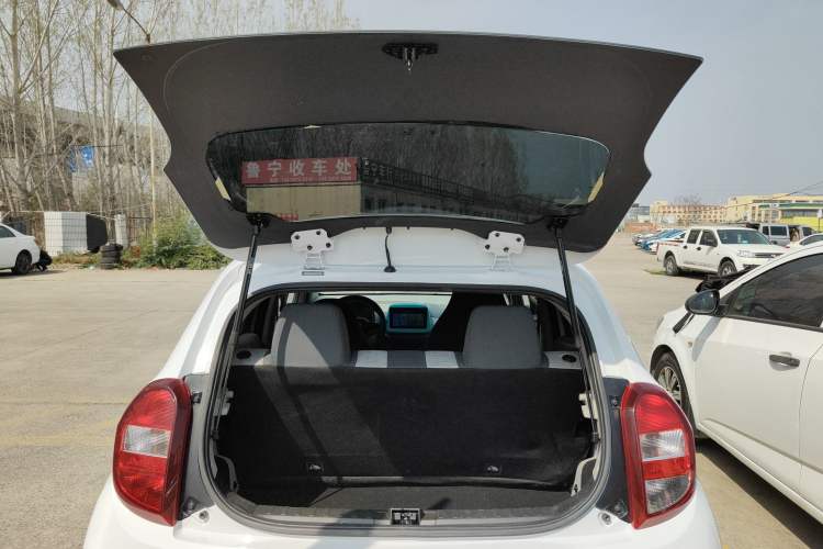 Used JMEV Xiao Qilin 2023 Joyful Edition 201km Comfort Model Trunk