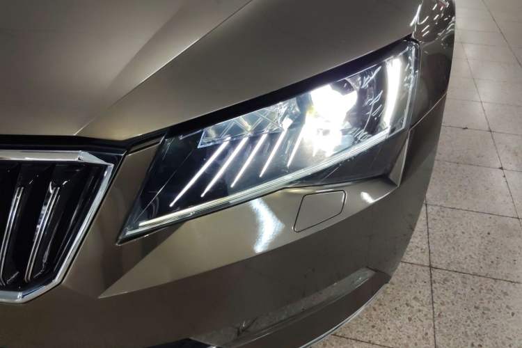 Used Skoda Superb 2016 TSI330 DSG Smart Drive Edition
