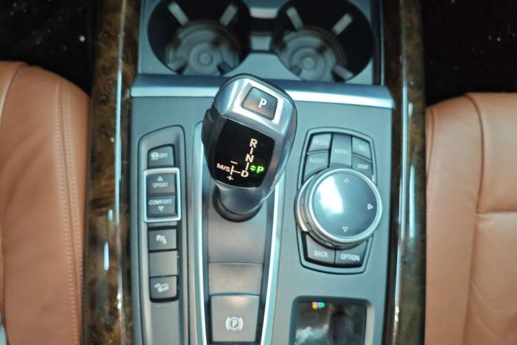 Used BMW X5 2014 xDrive35i Elegant Edition Gear Lever