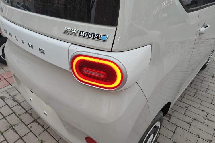 Used Wuling Hongguang MINIEV 2024 3rd Generation 215km Youth Edition Right Rear Taillight