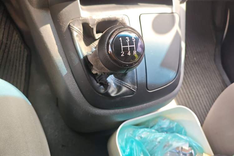 Used Jinbei Express 2017 2.0L Standard Version V19 Gear Lever