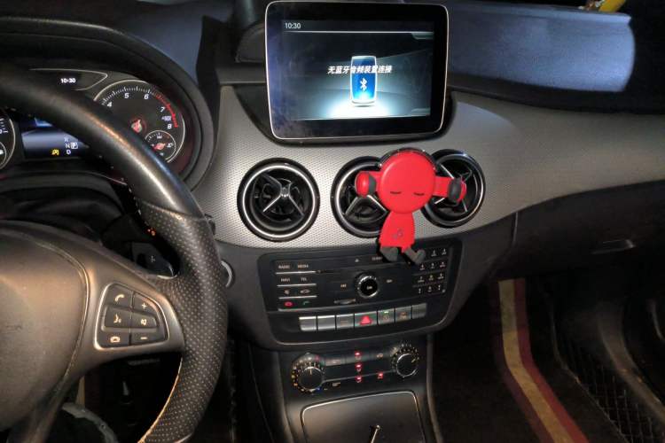 Used Mercedes-Benz B-Class 2017 B 200 Sport Edition Audio And AC Panel