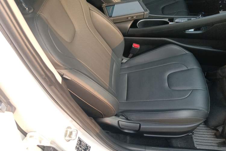 Used Hyundai Elantra 2021 1.5L CVT LUX Prestige Edition