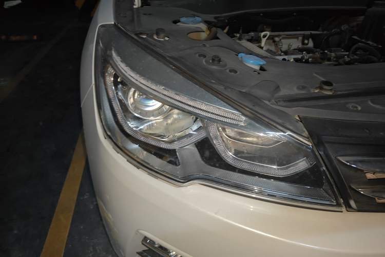 Used Hanteng X7 2016 2.0T DCT Luxury Edition Right Front Headlight