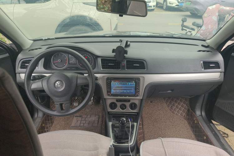 Used Volkswagen Lavida 2013 1.4TSI Manual Comfort Edition